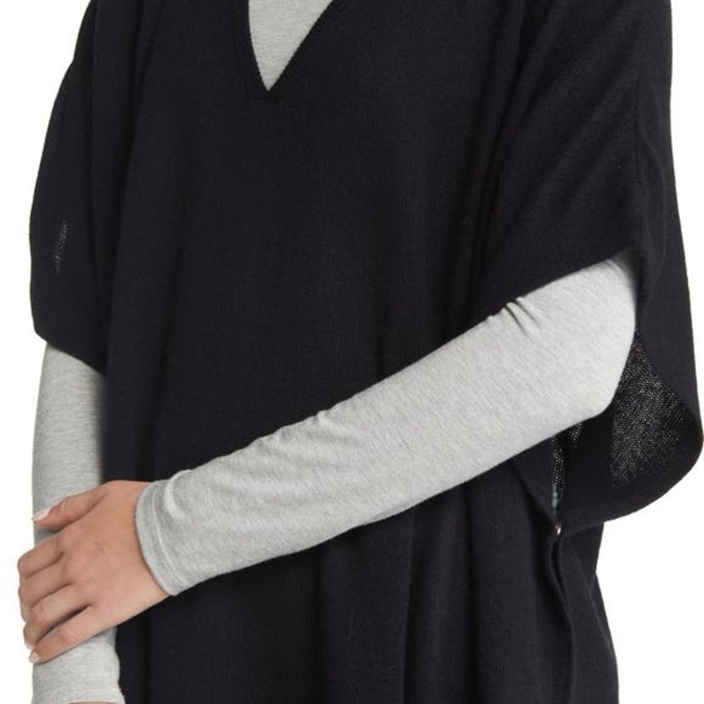 Nordstrom Black V-Neck Wool & Cashmere Poncho One Size Minimalist Color Block - Picture 2 of 6
